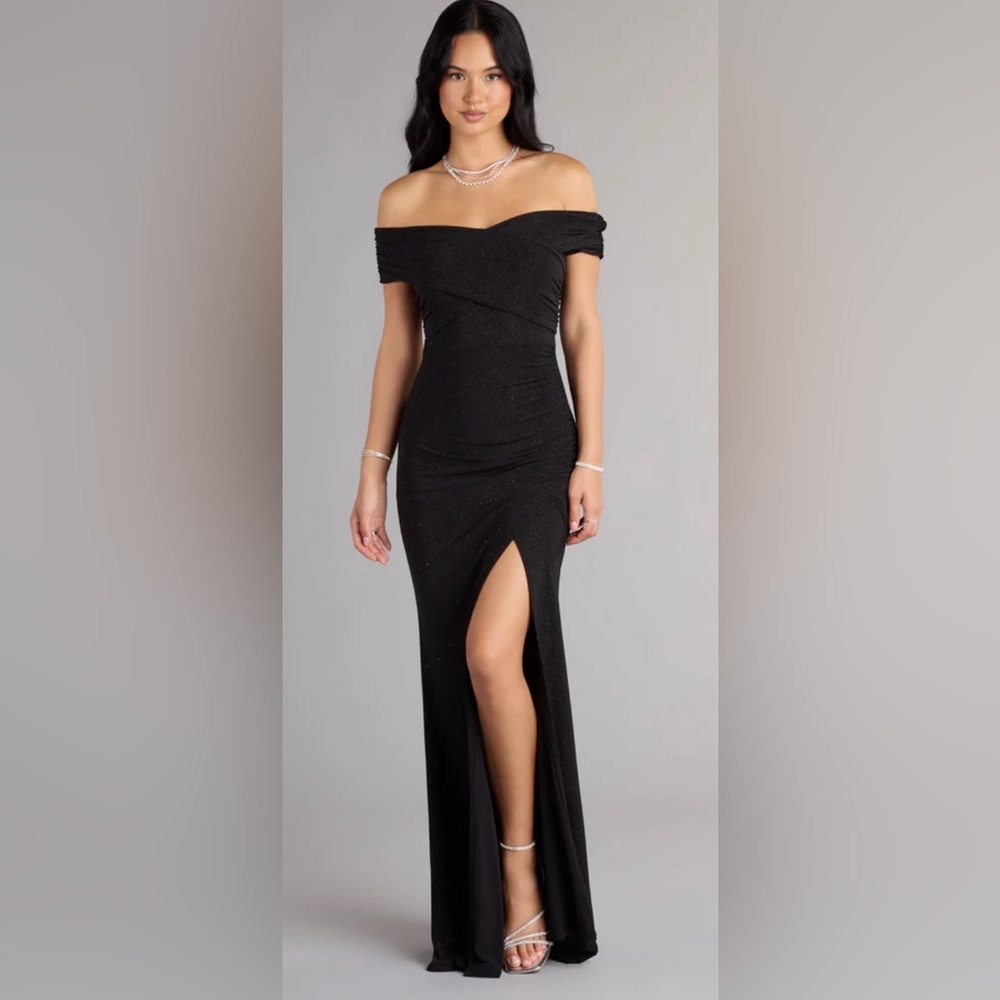 Elegant Glitter Knit Off-the-Shoulder Dress, Windsor Medium